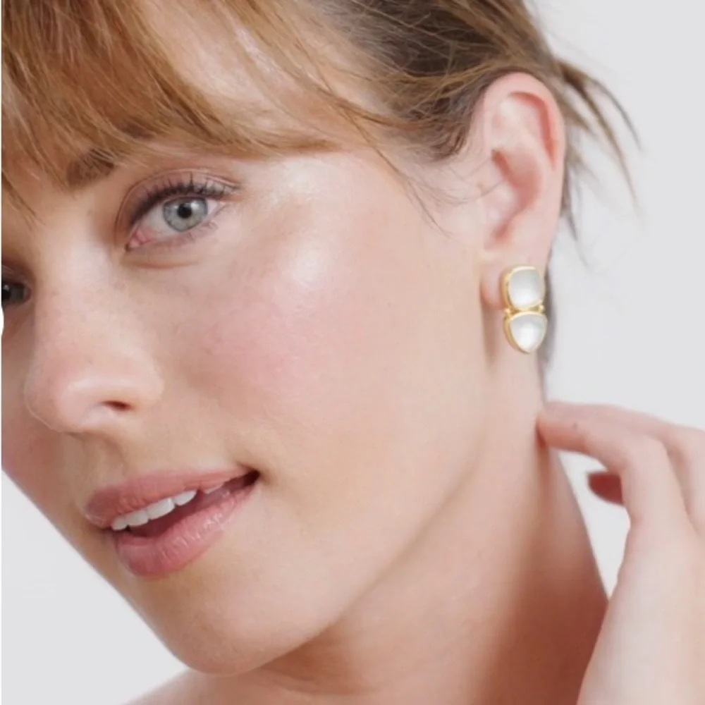 JULIE VOS • Aquitaine MIDI Earrings Iridescent Rose Vault